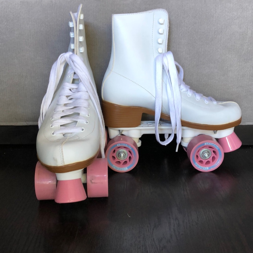 ROLLER SKATES!!!!